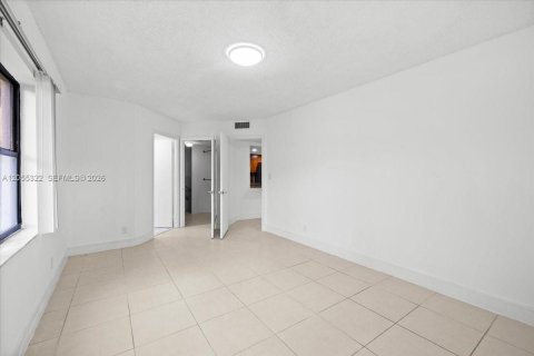 Copropriété à louer à Doral, Floride: 2 chambres, 96.25 m2 № 2171776 - photo 10