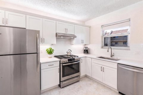 Condo in Delray Beach, Florida, 2 bedrooms  № 2391775
