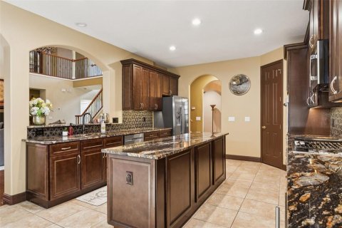 House in Land O' Lakes, Florida 6 bedrooms, 402.82 sq.m. № 1883441 - photo 7