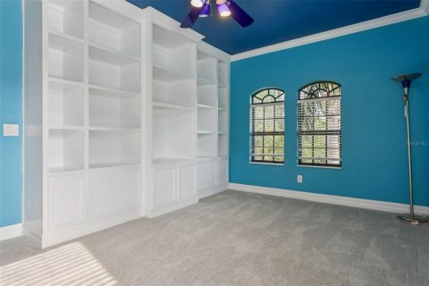 House in Land O' Lakes, Florida 6 bedrooms, 402.82 sq.m. № 1883441 - photo 23