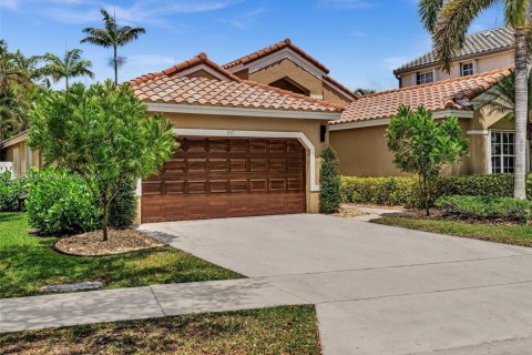 House in Weston, Florida 4 bedrooms, 215.16 sq.m. № 1749837 - photo 5