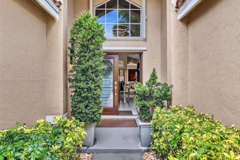 House in Weston, Florida 4 bedrooms, 215.16 sq.m. № 1749837 - photo 7