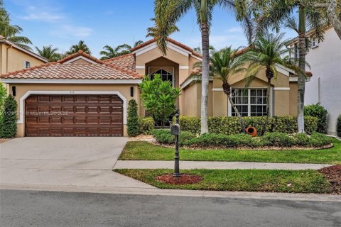 House in Weston, Florida 4 bedrooms, 215.16 sq.m. № 1749837 - photo 3