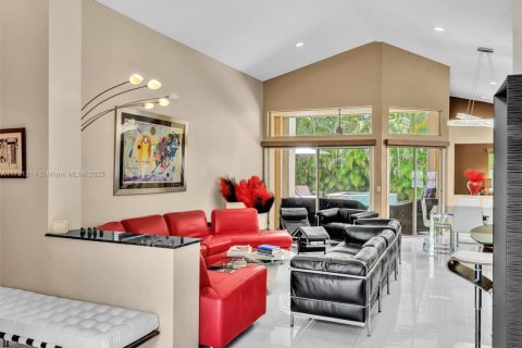 House in Weston, Florida 4 bedrooms, 215.16 sq.m. № 1749837 - photo 9