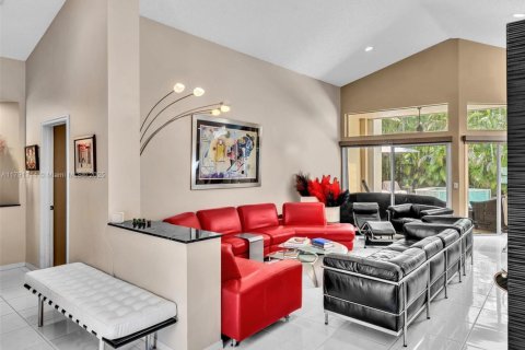 House in Weston, Florida 4 bedrooms, 215.16 sq.m. № 1749837 - photo 10