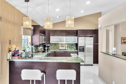 House in Weston, Florida 4 bedrooms, 215.16 sq.m. № 1749837 - photo 27