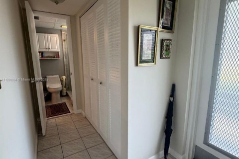 Condominio en venta en Margate, Florida, 1 dormitorio, 68.65 m2 № 1975199 - foto 14