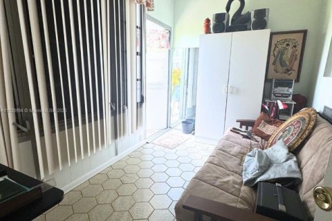 Condominio en venta en Margate, Florida, 1 dormitorio, 68.65 m2 № 1975199 - foto 10