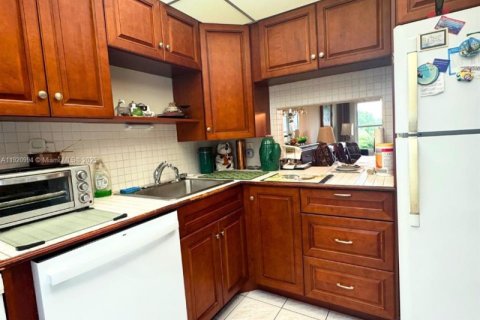 Condominio en venta en Margate, Florida, 1 dormitorio, 68.65 m2 № 1975199 - foto 3