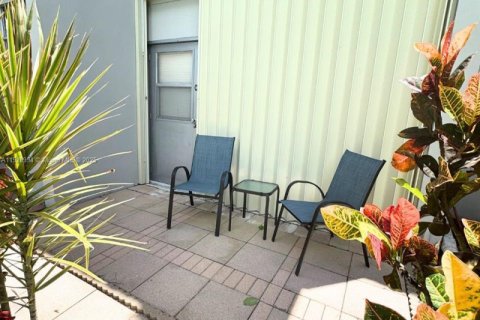 Condominio en venta en Margate, Florida, 1 dormitorio, 68.65 m2 № 1975199 - foto 23