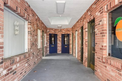 Propiedad comercial en venta en Orlando, Florida, 616.87 m2 № 1666137 - foto 7
