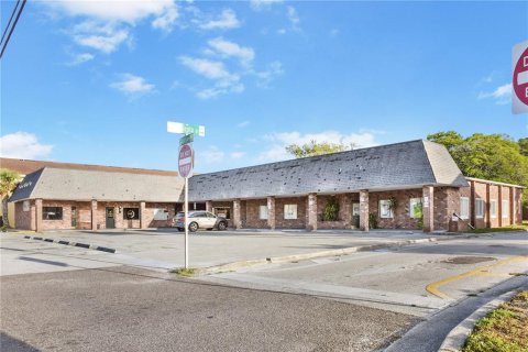 Propiedad comercial en venta en Orlando, Florida, 616.87 m2 № 1666137 - foto 23