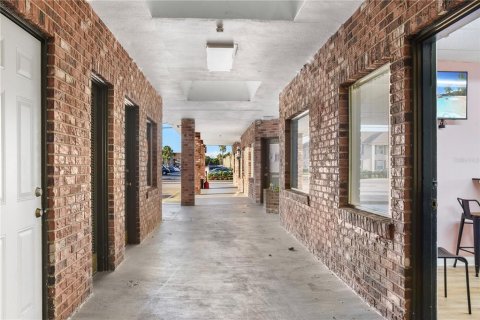 Propiedad comercial en venta en Orlando, Florida, 616.87 m2 № 1666137 - foto 8