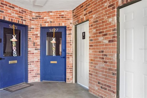 Propiedad comercial en venta en Orlando, Florida, 616.87 m2 № 1666137 - foto 9
