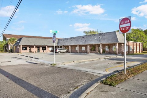 Propiedad comercial en venta en Orlando, Florida, 616.87 m2 № 1666137 - foto 22