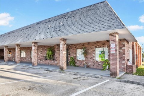 Propiedad comercial en venta en Orlando, Florida, 616.87 m2 № 1666137 - foto 2