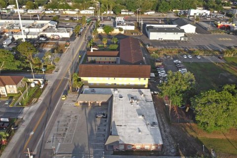 Propiedad comercial en venta en Orlando, Florida, 616.87 m2 № 1666137 - foto 16