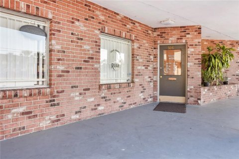 Propiedad comercial en venta en Orlando, Florida, 616.87 m2 № 1666137 - foto 5