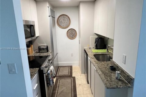 Copropriété à louer à Bal Harbour, Floride: 2 chambres, 98.1 m2 № 1729916 - photo 6