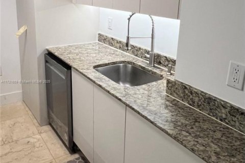 Copropriété à louer à Bal Harbour, Floride: 2 chambres, 98.1 m2 № 1729916 - photo 8