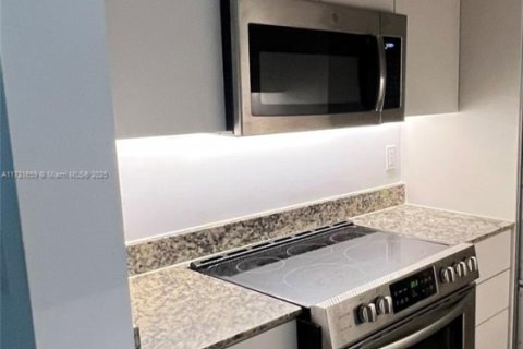 Copropriété à louer à Bal Harbour, Floride: 2 chambres, 98.1 m2 № 1729916 - photo 7