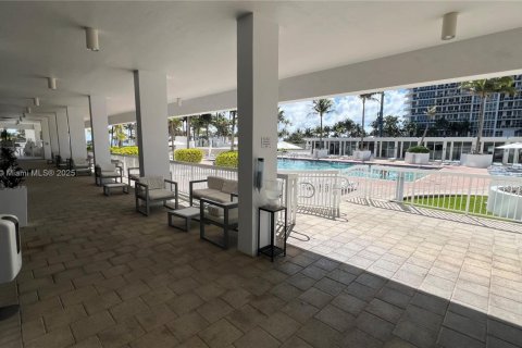 Copropriété à louer à Bal Harbour, Floride: 2 chambres, 98.1 m2 № 1729916 - photo 18