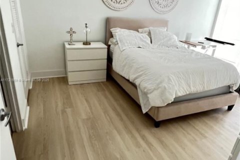 Copropriété à louer à Bal Harbour, Floride: 2 chambres, 98.1 m2 № 1729916 - photo 10