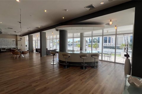 Copropriété à louer à Bal Harbour, Floride: 2 chambres, 98.1 m2 № 1729916 - photo 15