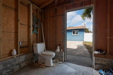 House in Largo, Florida 2 bedrooms, 117.43 sq.m. № 1562003 - photo 20