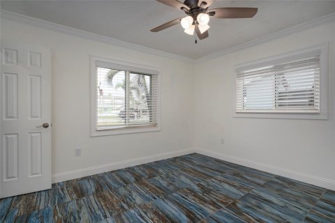 House in Largo, Florida 2 bedrooms, 117.43 sq.m. № 1562003 - photo 30