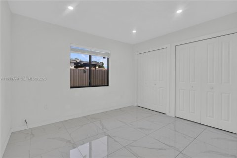 Immobilier commercial à vendre à Miami, Floride: 185.62 m2 № 1997064 - photo 17