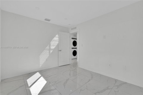 Immobilier commercial à vendre à Miami, Floride: 185.62 m2 № 1997064 - photo 16