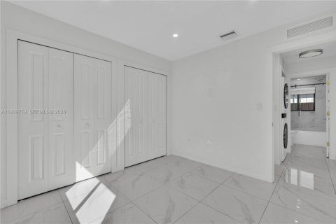 Immobilier commercial à vendre à Miami, Floride: 185.62 m2 № 1997064 - photo 12