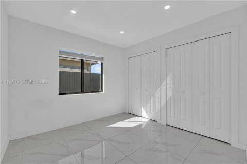 Immobilier commercial à vendre à Miami, Floride: 185.62 m2 № 1997064 - photo 11