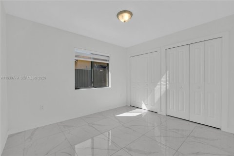 Immobilier commercial à vendre à Miami, Floride: 185.62 m2 № 1997064 - photo 7