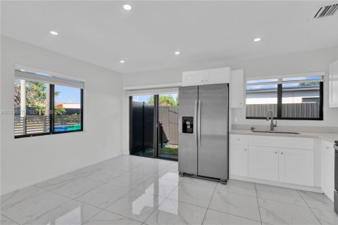 Immobilier commercial à vendre à Miami, Floride: 185.62 m2 № 1997064 - photo 28