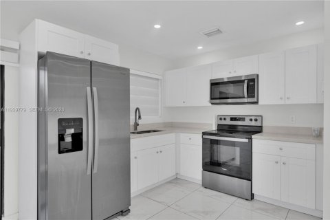 Immobilier commercial à vendre à Miami, Floride: 185.62 m2 № 1997064 - photo 27