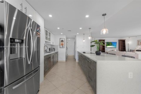 Condominio en alquiler en Aventura, Florida, 2 dormitorios, 176.61 m2 № 1937998 - foto 13