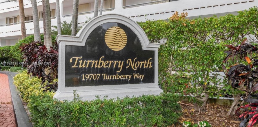 Condominio en Aventura, Florida, 2 dormitorios № 1937998