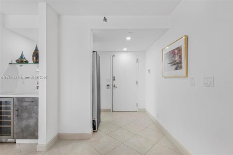 Condo in Aventura, Florida, 2 bedrooms  № 1937998 - photo 5