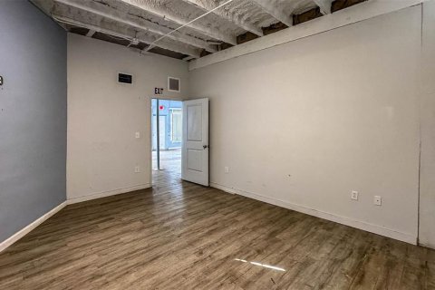 Commercial property in St. Lucie, Florida 782.61 sq.m. № 2204466 - photo 11