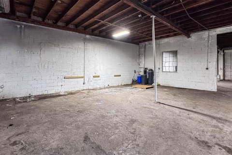 Commercial property in St. Lucie, Florida 782.61 sq.m. № 2204466 - photo 10