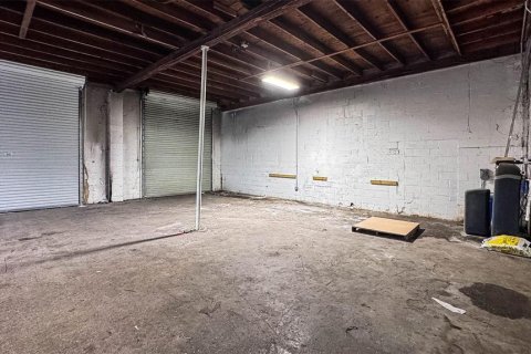 Commercial property in St. Lucie, Florida 782.61 sq.m. № 2204466 - photo 7