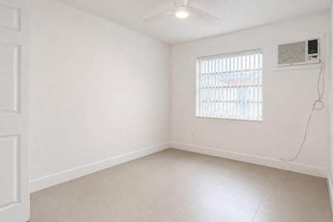 Villa ou maison à louer à Miami, Floride: 2 chambres, 78.97 m2 № 2271236 - photo 7