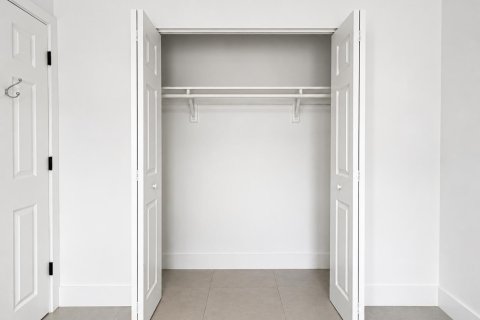 Villa ou maison à louer à Miami, Floride: 2 chambres, 78.97 m2 № 2271236 - photo 6