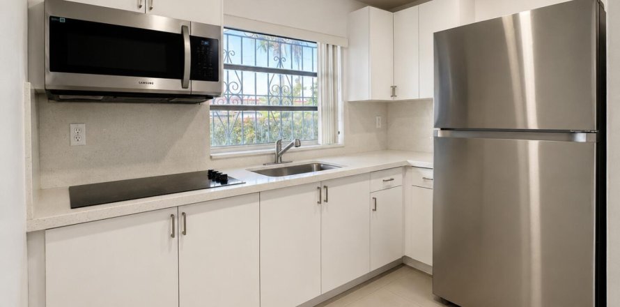Villa ou maison à Miami, Floride 2 chambres, 78.97 m2 № 2271236