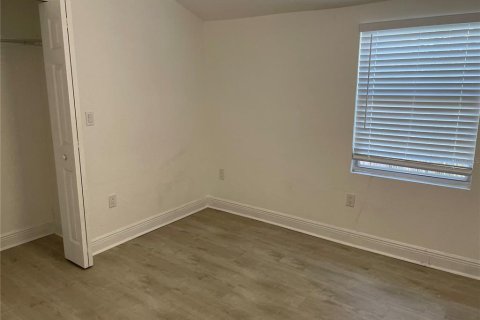 Casa en alquiler en Tampa, Florida, 3 dormitorios, 122.72 m2 № 1774912 - foto 10