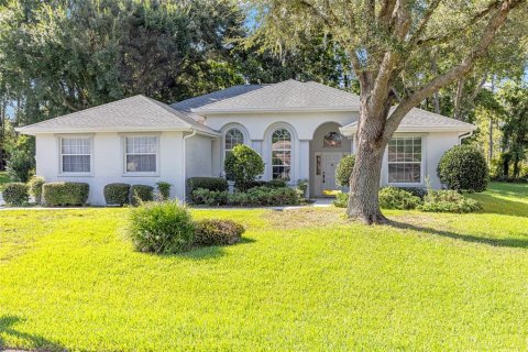 House in Ocala, Florida 2 bedrooms, 160.72 sq.m. № 1879126 - photo 1