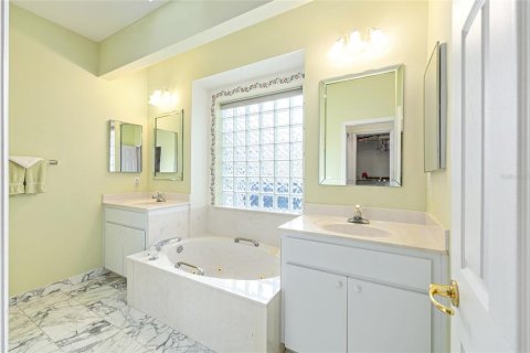 House in Ocala, Florida 2 bedrooms, 160.72 sq.m. № 1879126 - photo 24