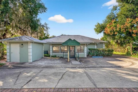 Commercial property in Eustis, Florida 181.16 sq.m. № 2329114 - photo 2
